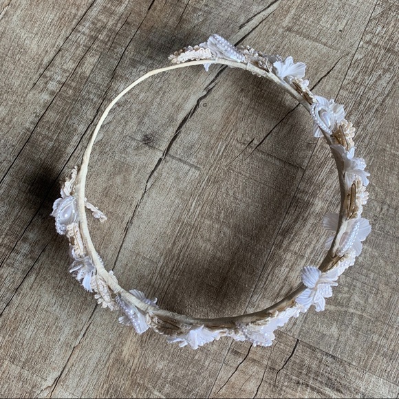 Vintage Off White Floral & Beaded Head Piece - Picture 4 of 6